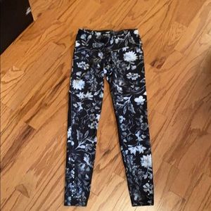 Old Navy Active small leggings
